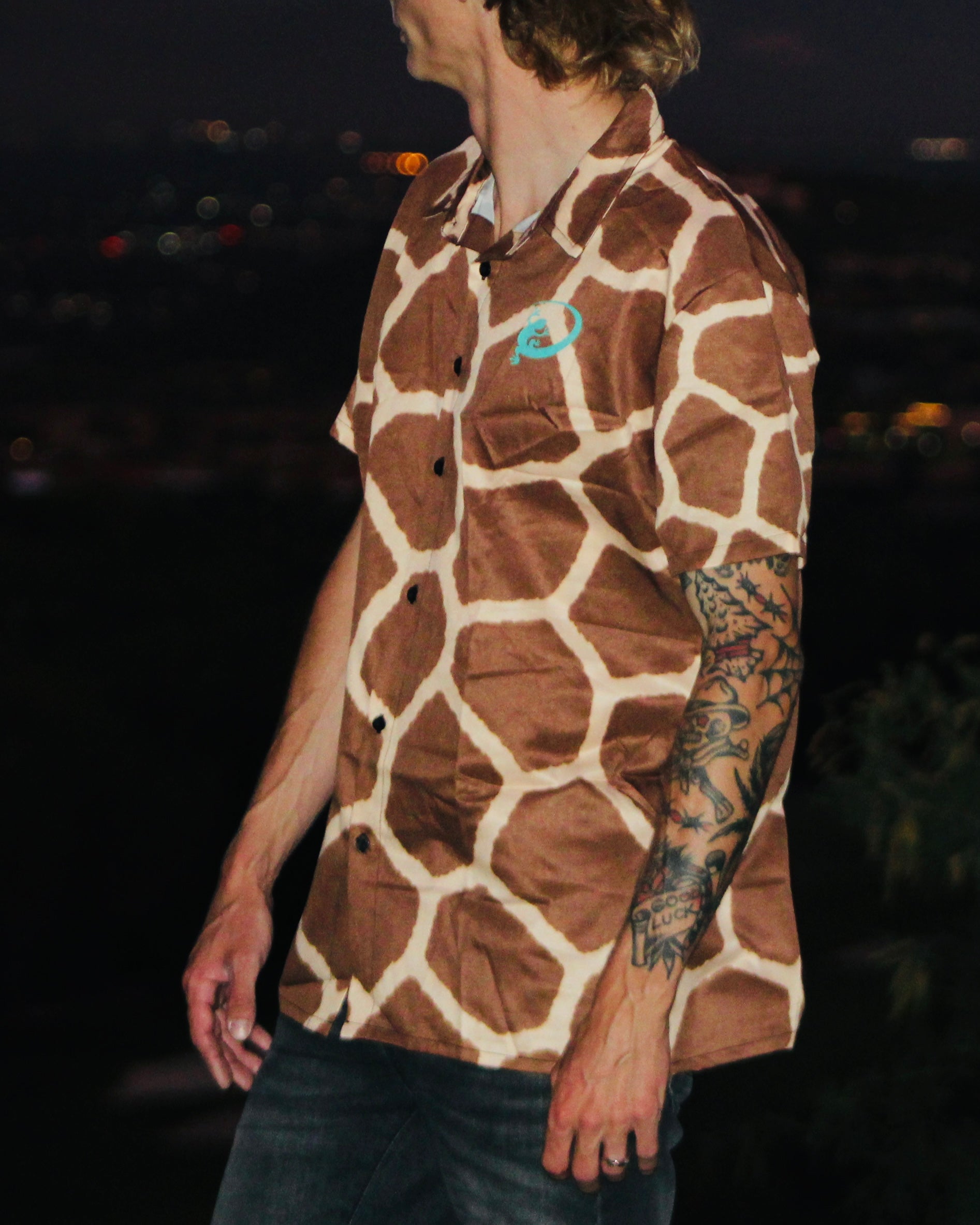 Giraffe — Men’s Button Down Shirt