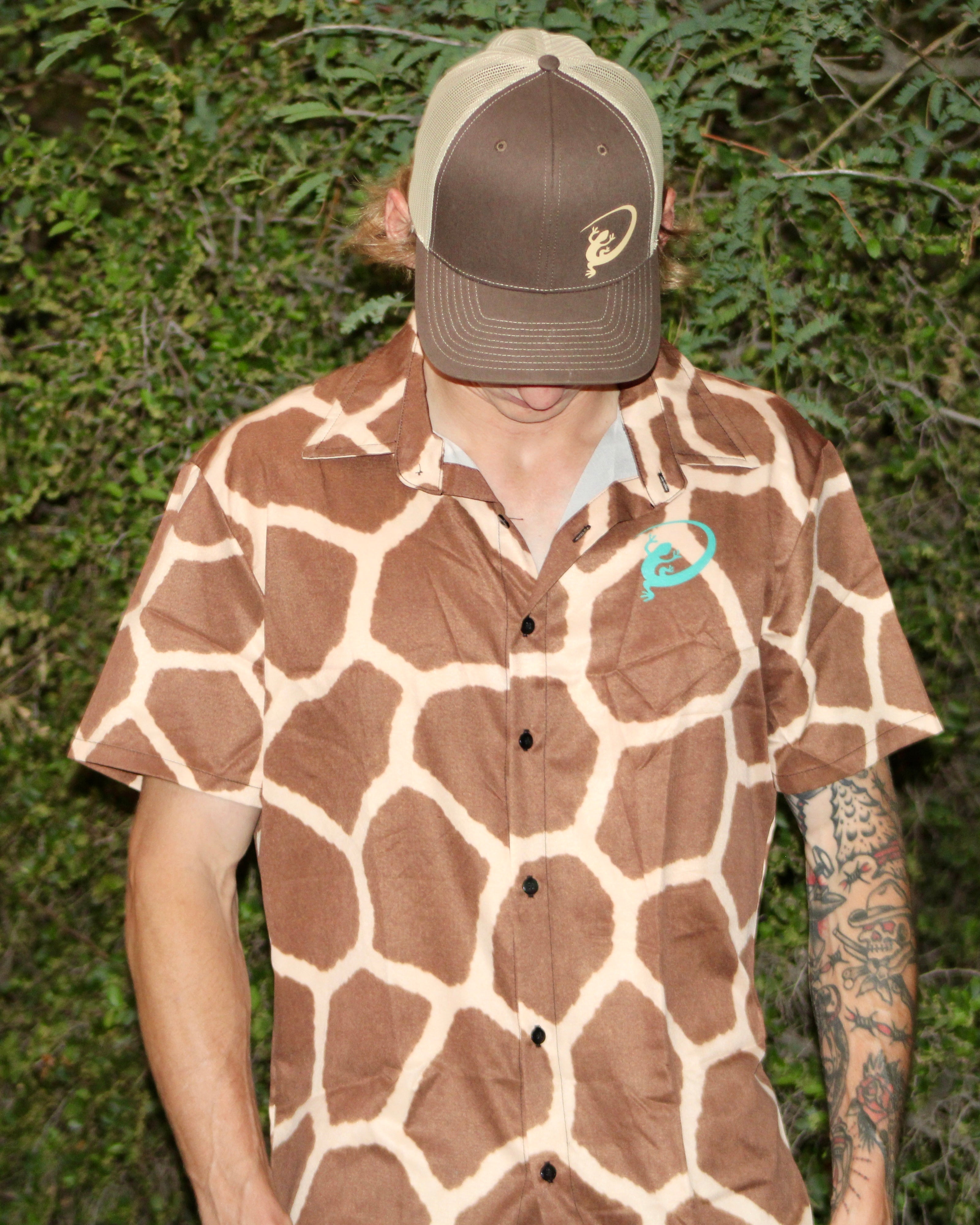 Giraffe — Men’s Button Down Shirt